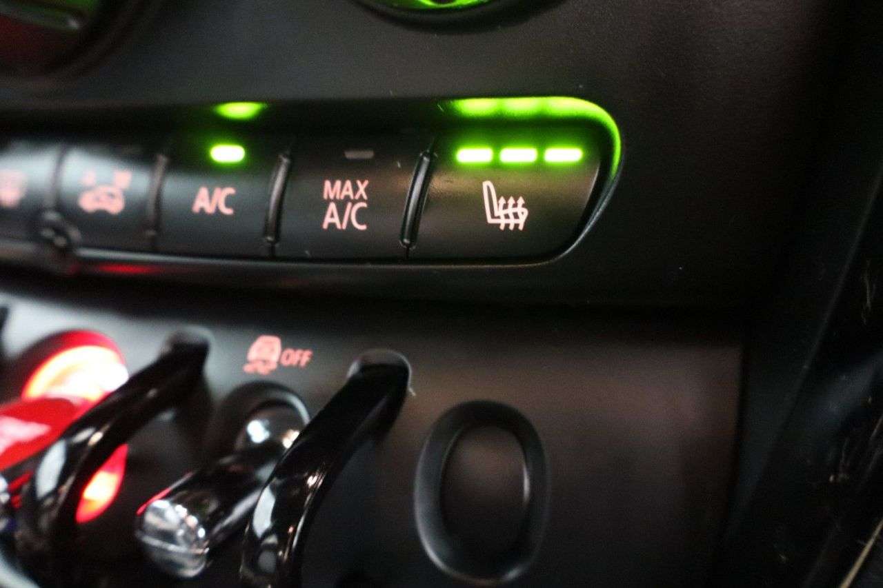 2016 MINI CLUBMAN 2016 MINI CLUBMAN