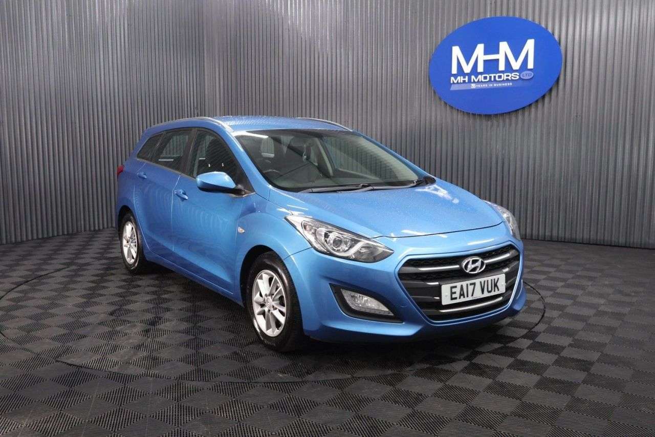 A 2017 HYUNDAI I30 1.6 CRDi Blue Drive SE Tourer 5dr Diesel Manual Euro 6 (s/s) (110 ps) LOWER A 2017 HYUNDAI I30 1.6 CRDi Blue Drive SE Tourer 5dr Diesel Manual Euro 6 (s/s) (110 ps) LOWER
