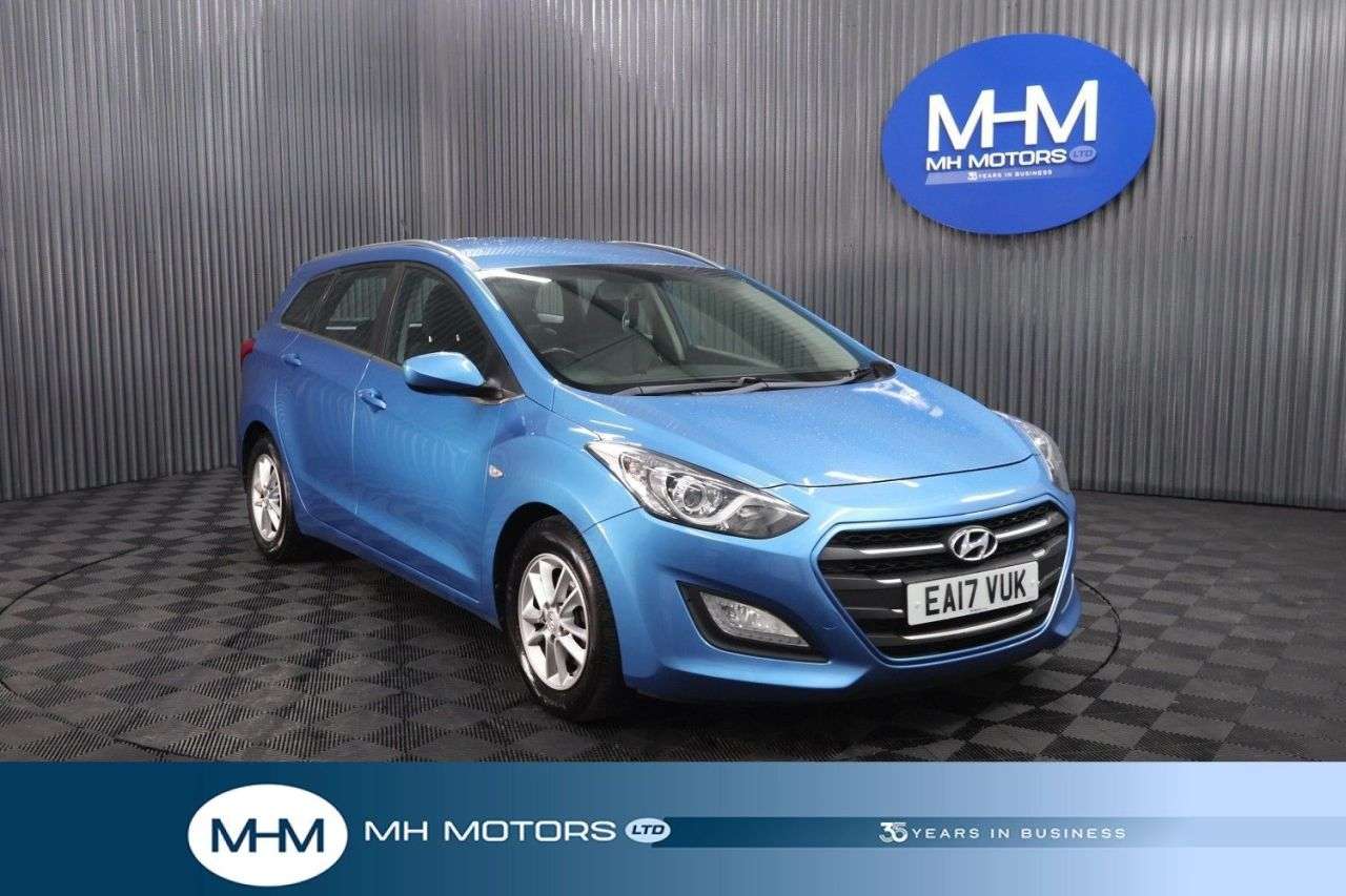 A 2017 HYUNDAI I30 1.6 CRDi Blue Drive SE Tourer 5dr Diesel Manual Euro 6 (s/s) (110 ps) LOWER A 2017 HYUNDAI I30 1.6 CRDi Blue Drive SE Tourer 5dr Diesel Manual Euro 6 (s/s) (110 ps) LOWER
