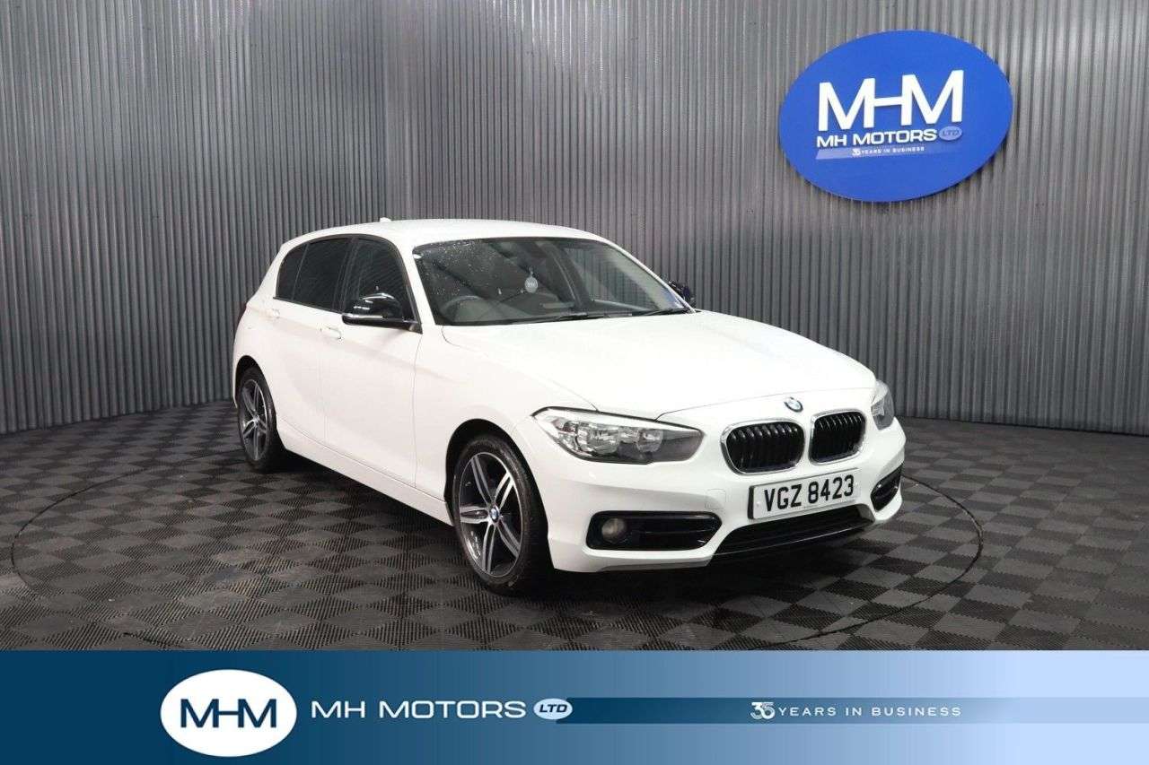 A 2018 BMW 1 SERIES 1.5 118i Sport Hatchback 5dr Petrol Manual Euro 6 (s/s) (136 ps) LONG MOT H A 2018 BMW 1 SERIES 1.5 118i Sport Hatchback 5dr Petrol Manual Euro 6 (s/s) (136 ps) LONG MOT H
