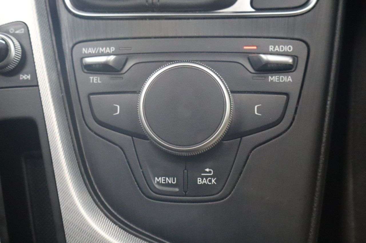 2017 AUDI A4 2017 AUDI A4