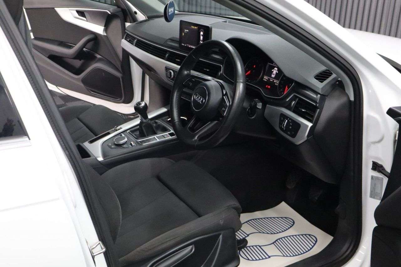 2017 AUDI A4 2017 AUDI A4