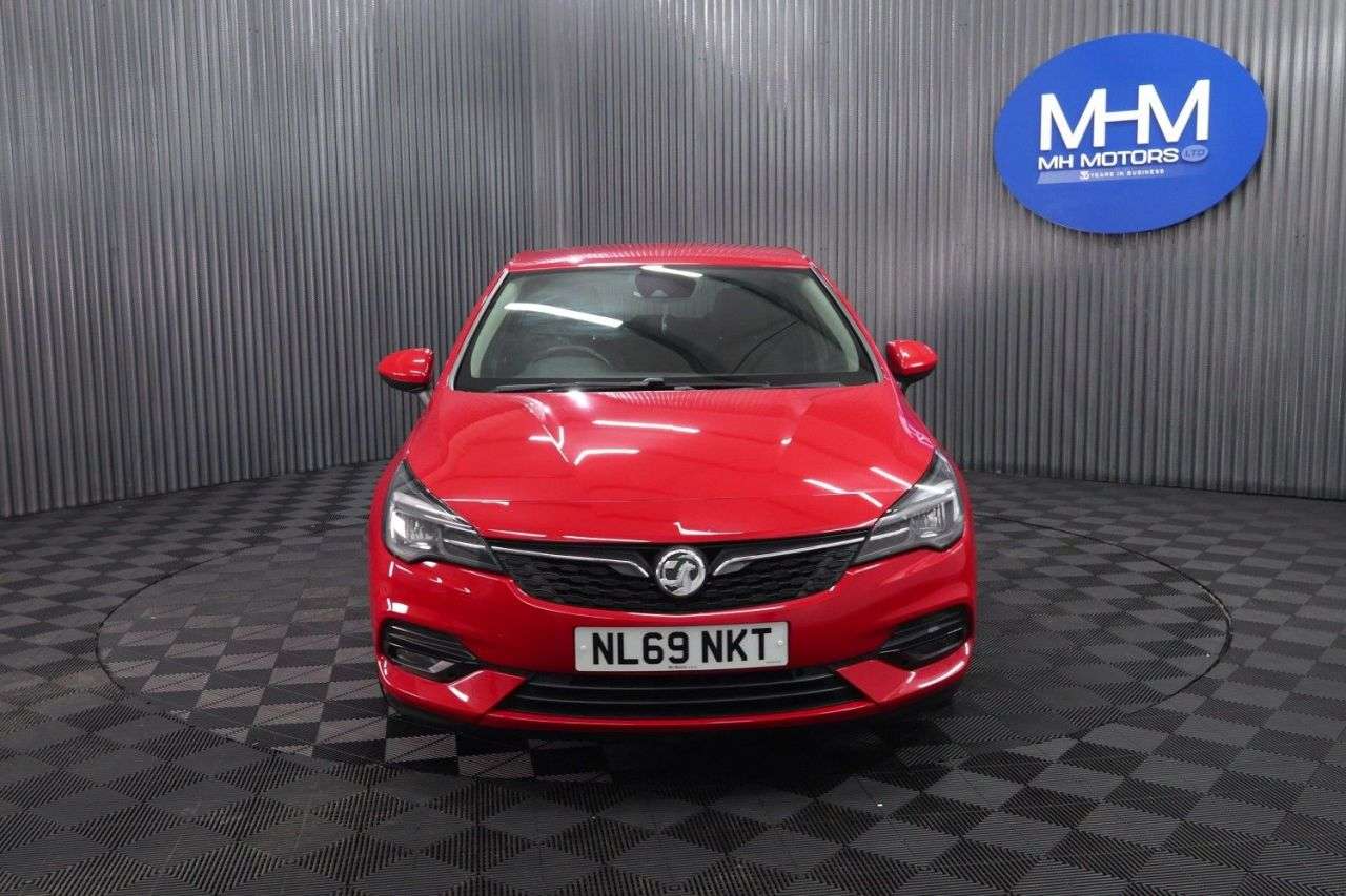 A 2019 VAUXHALL ASTRA 1.5 Turbo D SRi VX Line Nav Hatchback 5dr Diesel Manual Euro 6 (s/s) (122 p A 2019 VAUXHALL ASTRA 1.5 Turbo D SRi VX Line Nav Hatchback 5dr Diesel Manual Euro 6 (s/s) (122 p