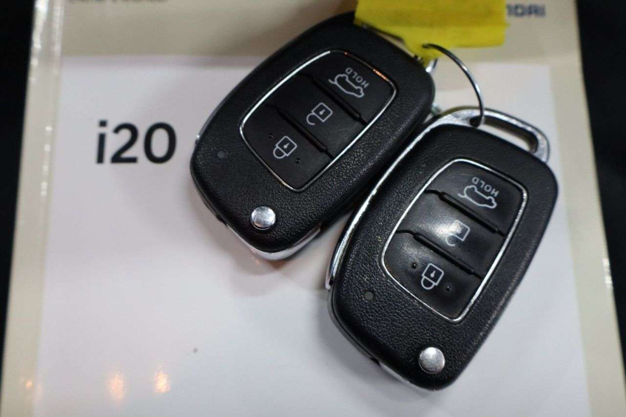 2021 HYUNDAI I20 2021 HYUNDAI I20