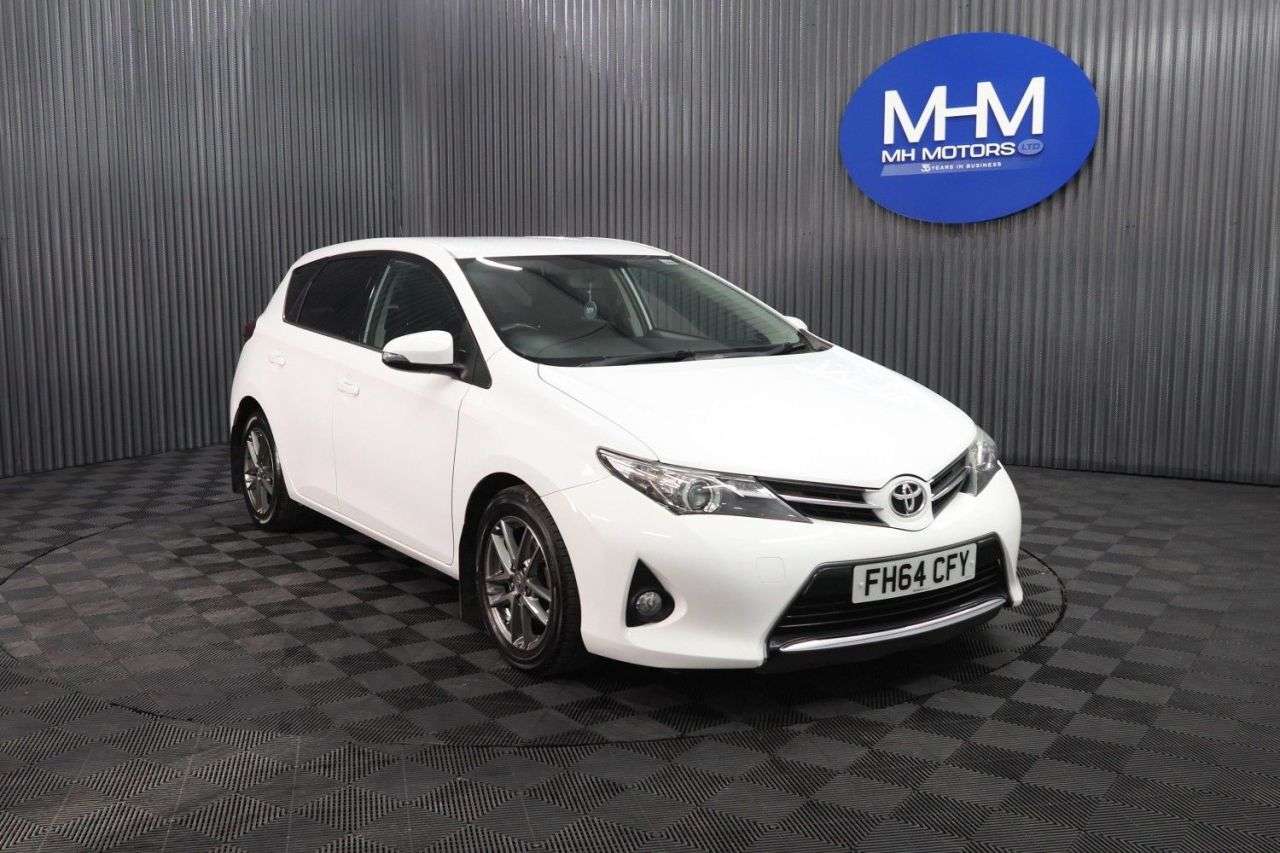 A 2014 TOYOTA AURIS 1.4 D-4D Icon Plus Hatchback 5dr Diesel Manual Euro 5 (s/s) (90 ps) LOW INS A 2014 TOYOTA AURIS 1.4 D-4D Icon Plus Hatchback 5dr Diesel Manual Euro 5 (s/s) (90 ps) LOW INS