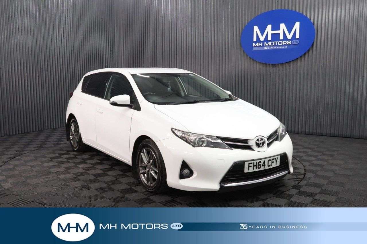 A 2014 TOYOTA AURIS 1.4 D-4D Icon Plus Hatchback 5dr Diesel Manual Euro 5 (s/s) (90 ps) LOW INS A 2014 TOYOTA AURIS 1.4 D-4D Icon Plus Hatchback 5dr Diesel Manual Euro 5 (s/s) (90 ps) LOW INS