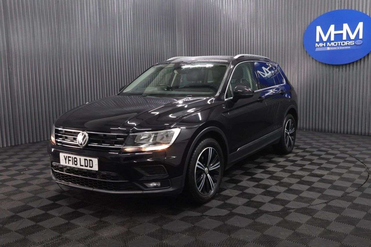 A 2018 VOLKSWAGEN TIGUAN 1.4 TSI SE Navigation SUV 5dr Petrol Manual Euro 6 (s/s) (125 ps) LOWER INS A 2018 VOLKSWAGEN TIGUAN 1.4 TSI SE Navigation SUV 5dr Petrol Manual Euro 6 (s/s) (125 ps) LOWER INS