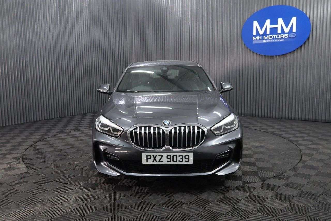 A 2021 BMW 1 SERIES 1.5 118i M Sport (LCP) Hatchback 5dr Petrol Manual Euro 6 (s/s) (136 ps) LO A 2021 BMW 1 SERIES 1.5 118i M Sport (LCP) Hatchback 5dr Petrol Manual Euro 6 (s/s) (136 ps) LO