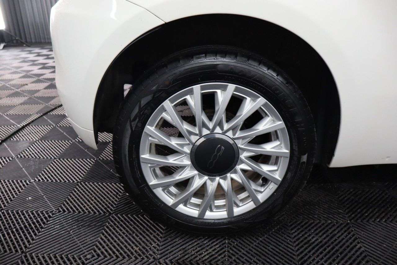 2018 FIAT 500 2018 FIAT 500