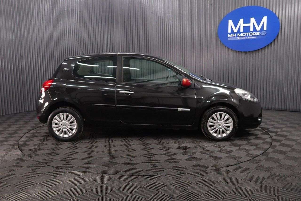 2011 RENAULT CLIO 2011 RENAULT CLIO