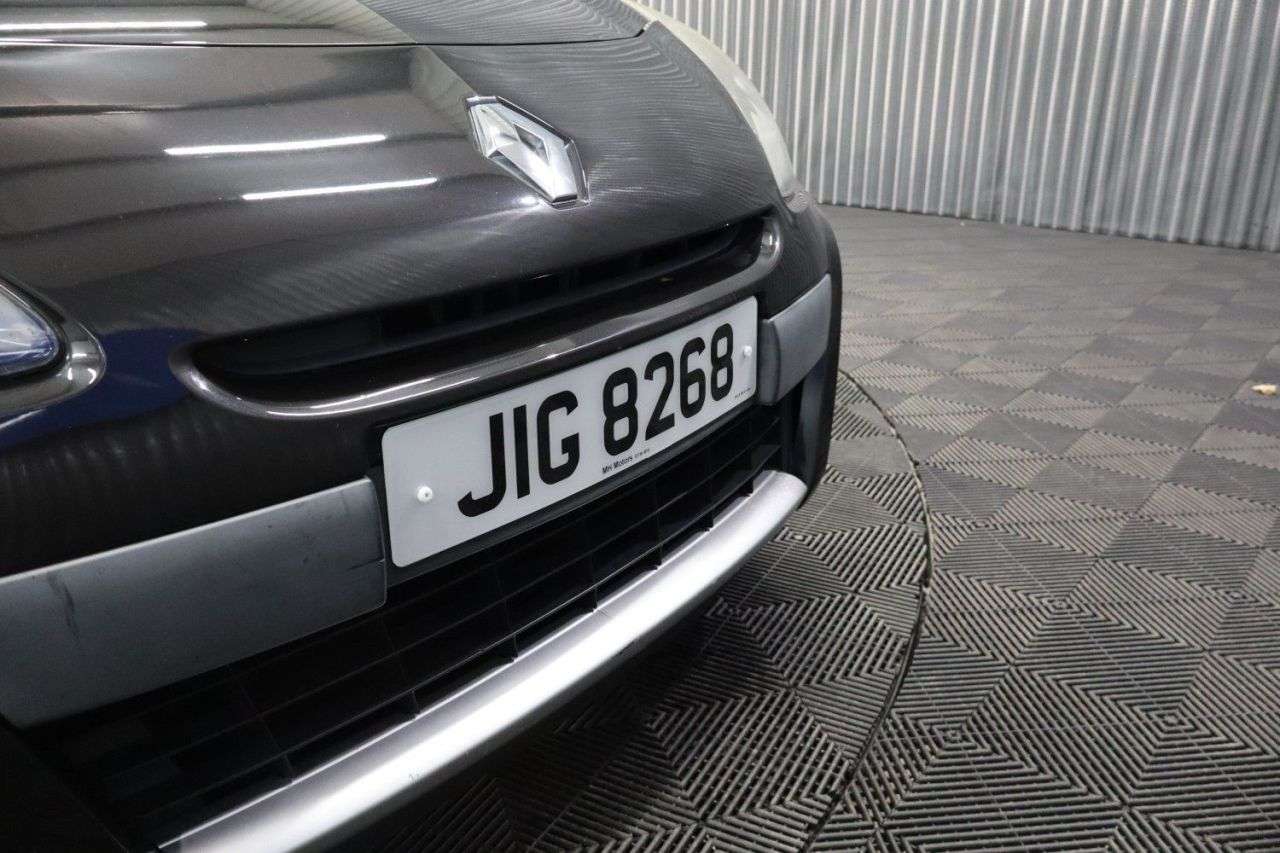 2011 RENAULT CLIO 2011 RENAULT CLIO