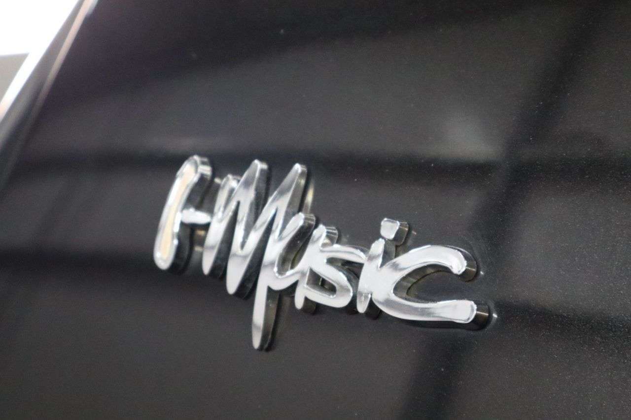 2011 RENAULT CLIO 2011 RENAULT CLIO