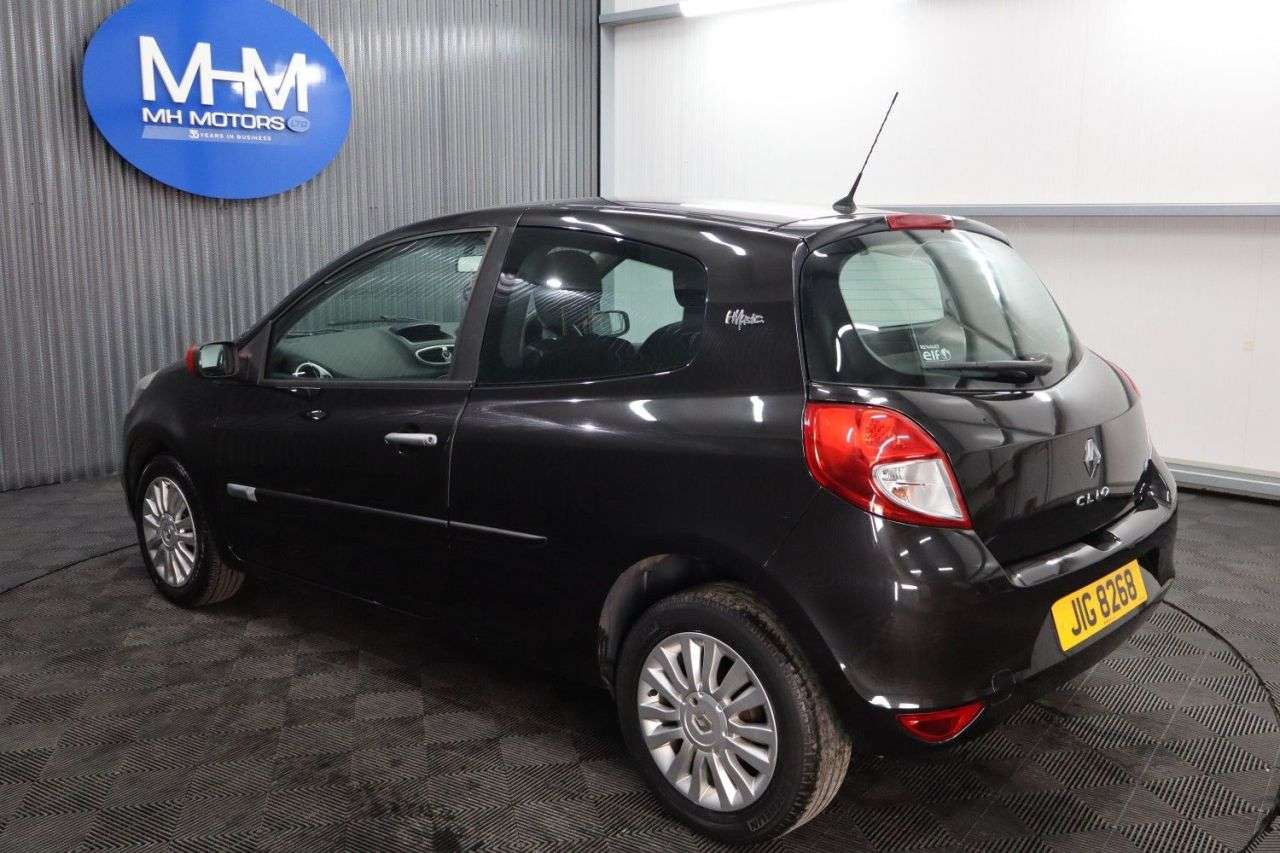 2011 RENAULT CLIO 2011 RENAULT CLIO
