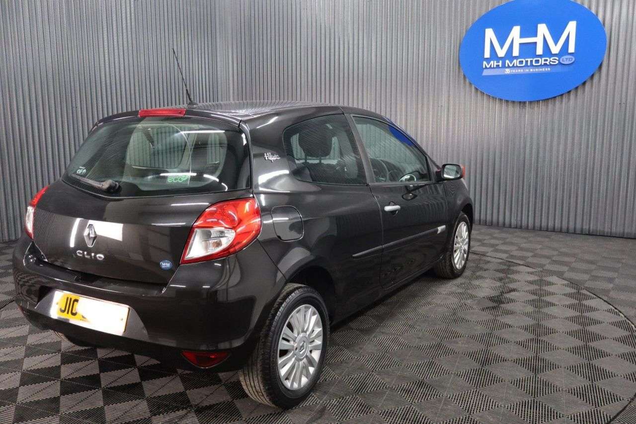 2011 RENAULT CLIO 2011 RENAULT CLIO