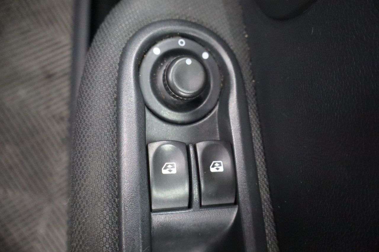 2011 RENAULT CLIO 2011 RENAULT CLIO