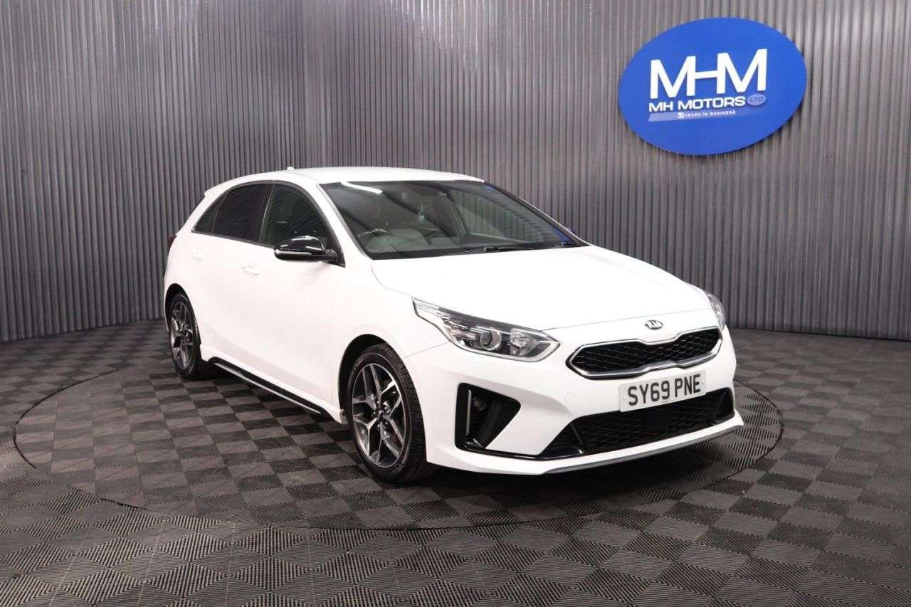 A 2019 KIA CEED 1.0 T-GDi GT-Line Hatchback 5dr Petrol Manual Euro 6 (s/s) (118 bhp) LOW IN A 2019 KIA CEED 1.0 T-GDi GT-Line Hatchback 5dr Petrol Manual Euro 6 (s/s) (118 bhp) LOW IN