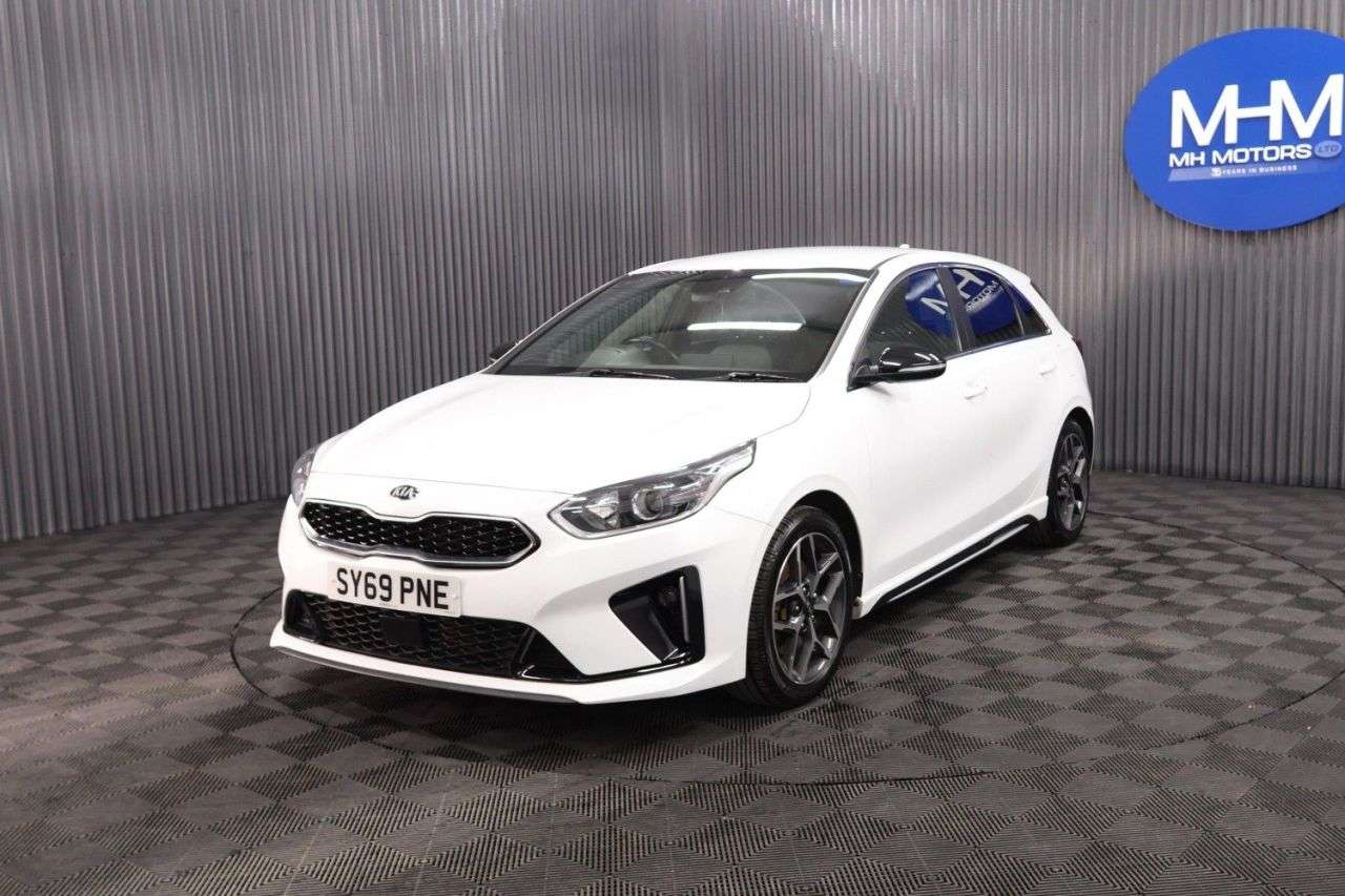 A 2019 KIA CEED 1.0 T-GDi GT-Line Hatchback 5dr Petrol Manual Euro 6 (s/s) (118 bhp) LOW IN A 2019 KIA CEED 1.0 T-GDi GT-Line Hatchback 5dr Petrol Manual Euro 6 (s/s) (118 bhp) LOW IN