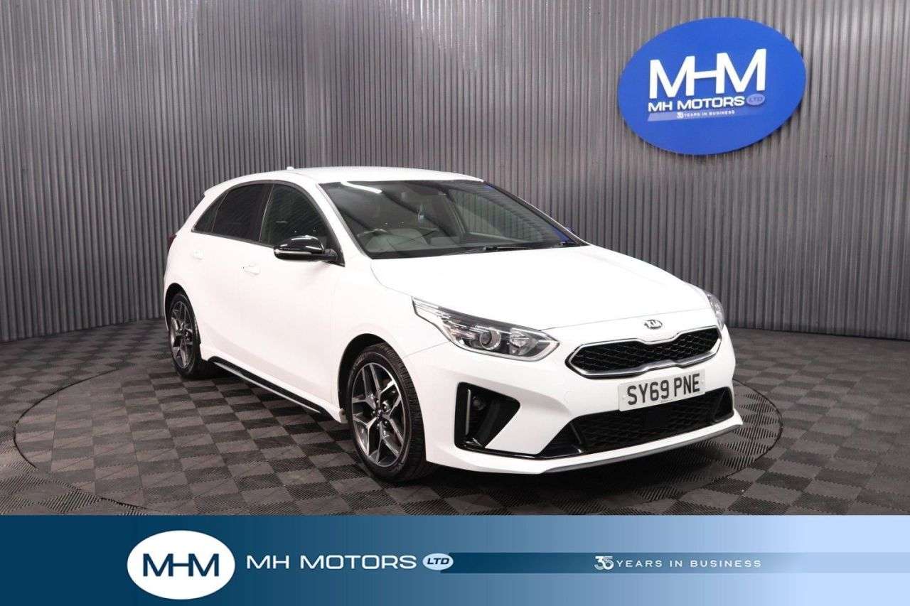A 2019 KIA CEED 1.0 T-GDi GT-Line Hatchback 5dr Petrol Manual Euro 6 (s/s) (118 bhp) LOW IN A 2019 KIA CEED 1.0 T-GDi GT-Line Hatchback 5dr Petrol Manual Euro 6 (s/s) (118 bhp) LOW IN