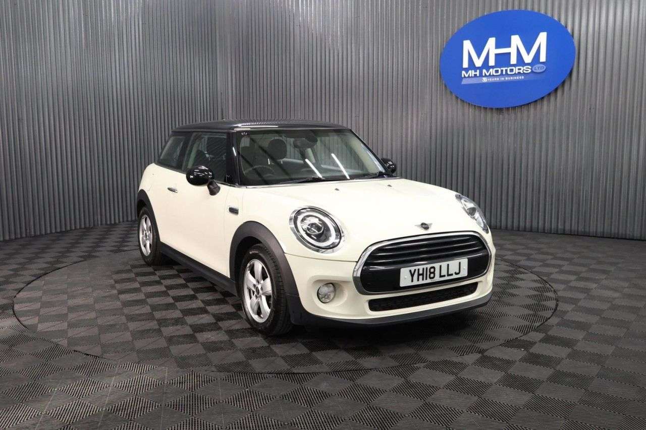 A 2018 MINI HATCH 1.5 Cooper Hatchback 3dr Petrol Manual Euro 6 (s/s) (136 ps) LONG MOT / ECO A 2018 MINI HATCH 1.5 Cooper Hatchback 3dr Petrol Manual Euro 6 (s/s) (136 ps) LONG MOT / ECO