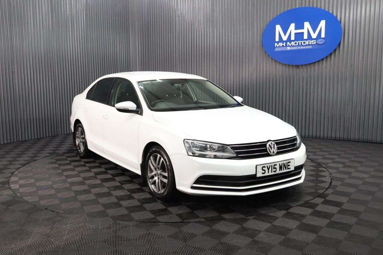A 2015 VOLKSWAGEN JETTA 2.0 TDI BlueMotion Tech SE Saloon 4dr Diesel Manual Euro 6 (s/s) (110 ps) £ A 2015 VOLKSWAGEN JETTA 2.0 TDI BlueMotion Tech SE Saloon 4dr Diesel Manual Euro 6 (s/s) (110 ps) £
