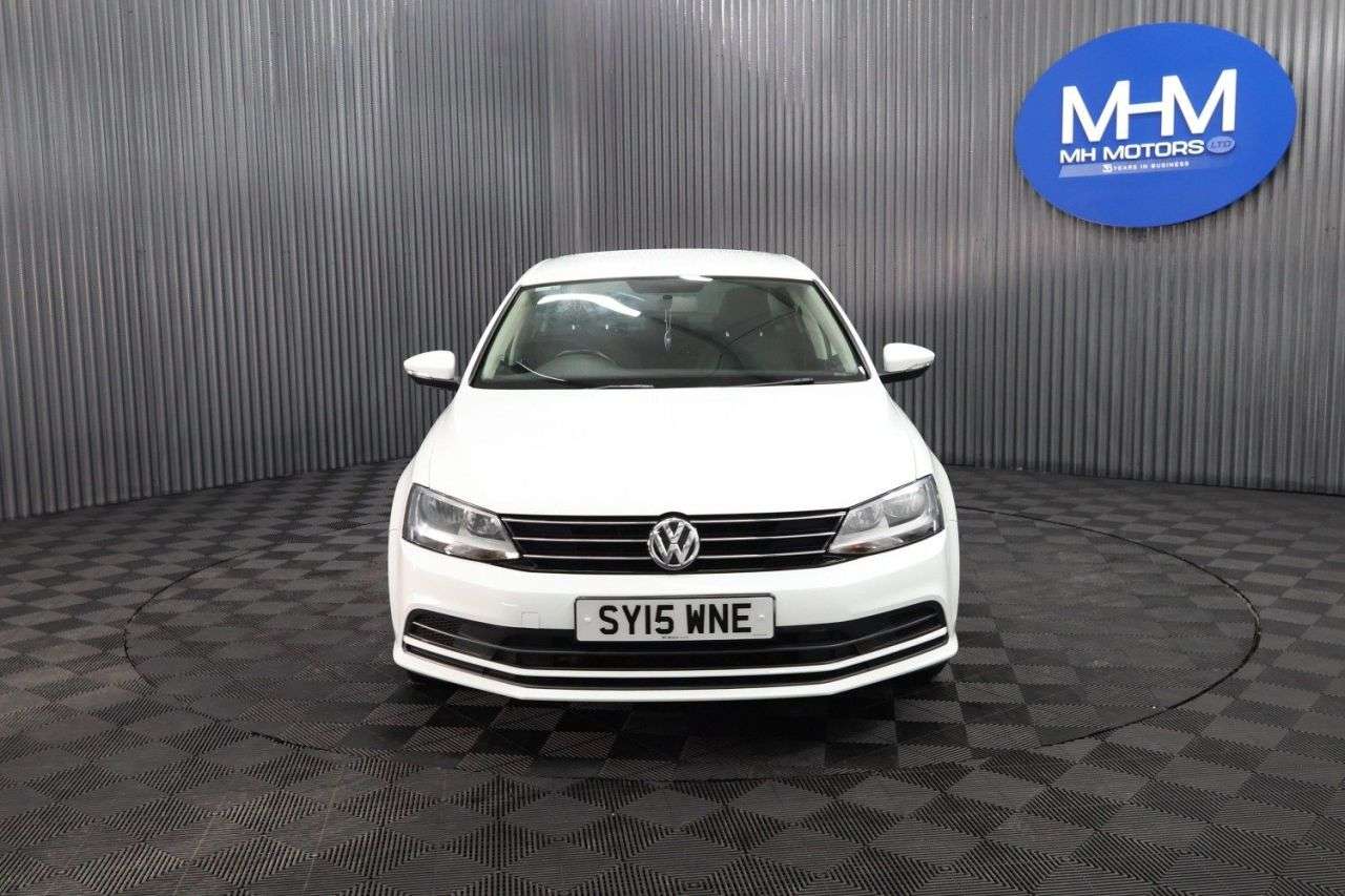A 2015 VOLKSWAGEN JETTA 2.0 TDI BlueMotion Tech SE Saloon 4dr Diesel Manual Euro 6 (s/s) (110 ps) £ A 2015 VOLKSWAGEN JETTA 2.0 TDI BlueMotion Tech SE Saloon 4dr Diesel Manual Euro 6 (s/s) (110 ps) £