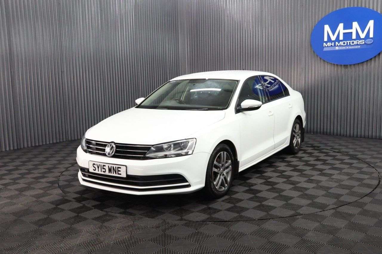 A 2015 VOLKSWAGEN JETTA 2.0 TDI BlueMotion Tech SE Saloon 4dr Diesel Manual Euro 6 (s/s) (110 ps) £ A 2015 VOLKSWAGEN JETTA 2.0 TDI BlueMotion Tech SE Saloon 4dr Diesel Manual Euro 6 (s/s) (110 ps) £