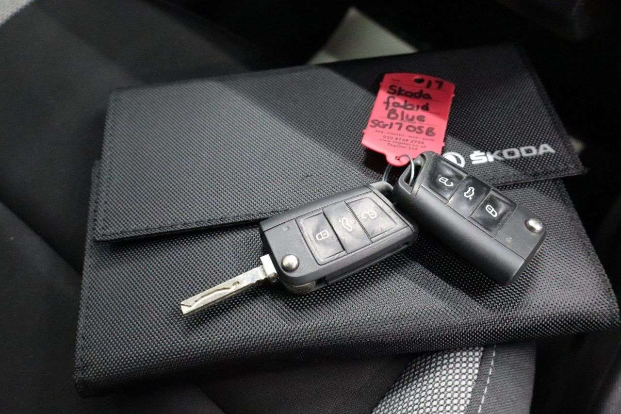 2017 SKODA FABIA 2017 SKODA FABIA