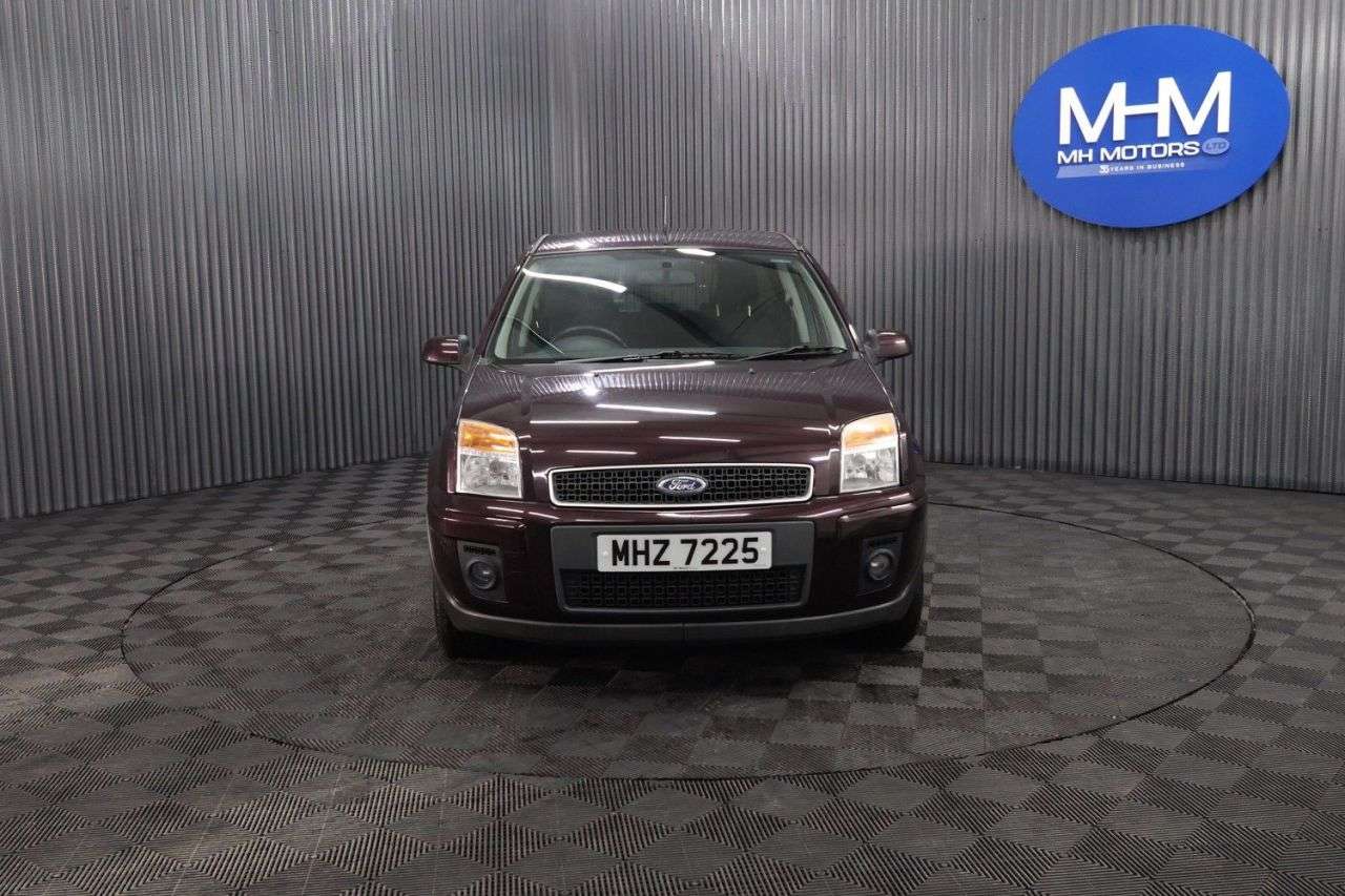 A 2009 FORD FUSION 1.6 TDCi Zetec Climate Hatchback 5dr Diesel Manual (119 g/km, 89 bhp) SERVI A 2009 FORD FUSION 1.6 TDCi Zetec Climate Hatchback 5dr Diesel Manual (119 g/km, 89 bhp) SERVI