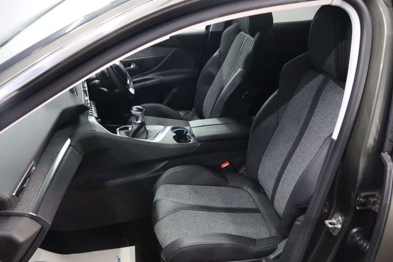 2018 PEUGEOT 3008 2018 PEUGEOT 3008