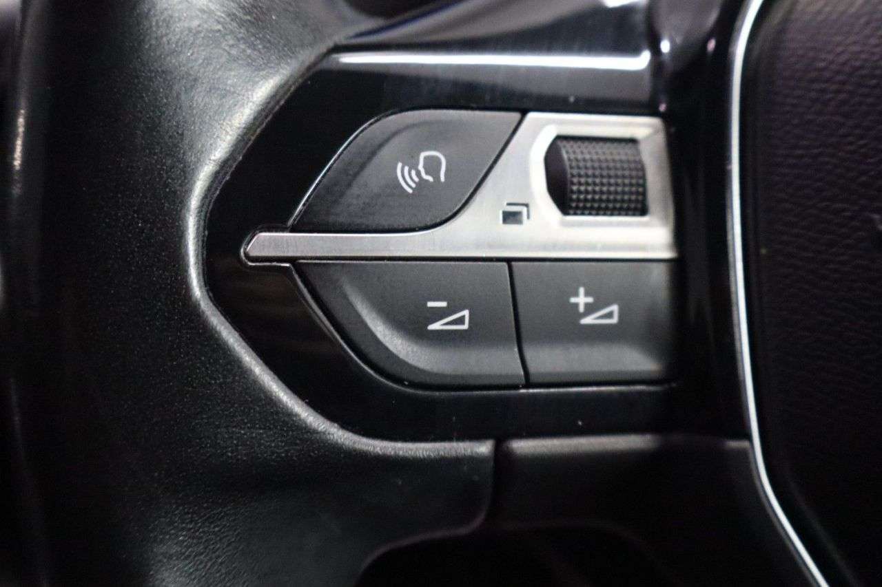 2017 PEUGEOT 3008 2017 PEUGEOT 3008