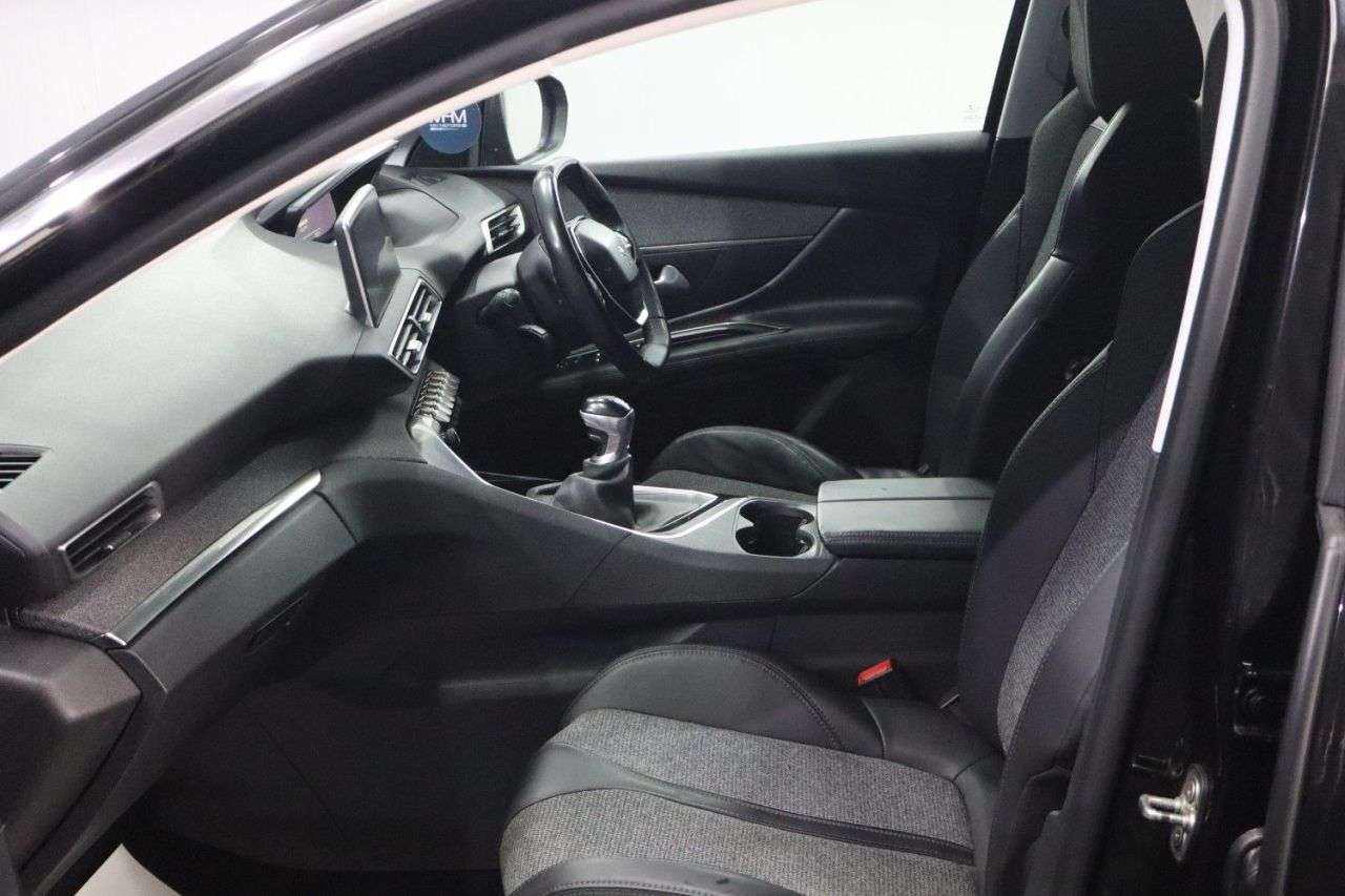 2017 PEUGEOT 3008 2017 PEUGEOT 3008