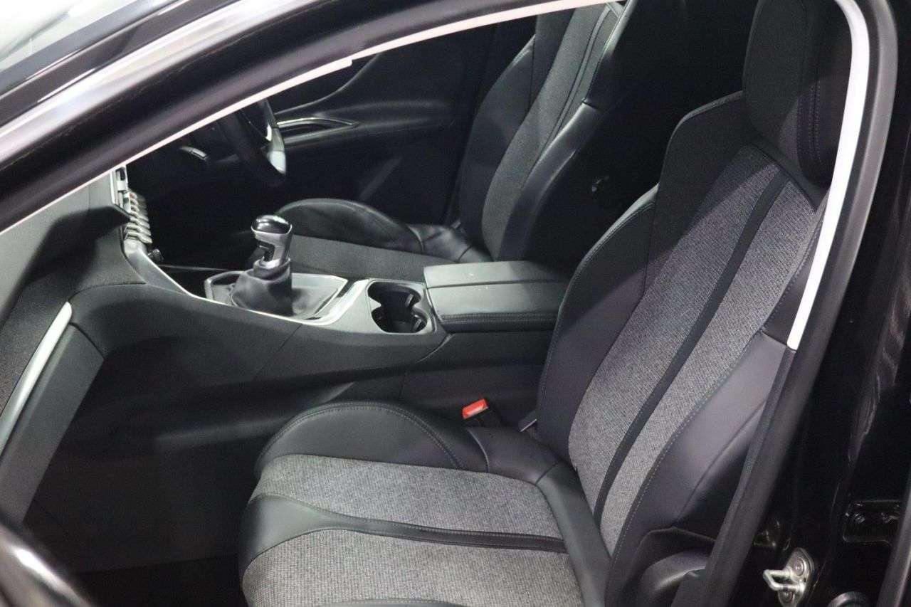 2017 PEUGEOT 3008 2017 PEUGEOT 3008