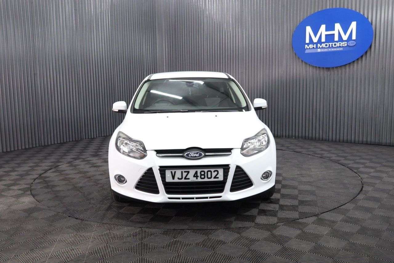 A 2012 FORD FOCUS 1.6 TDCi Zetec Hatchback 5dr Diesel Manual Euro 5 (s/s) (115 ps) SERVICE HI A 2012 FORD FOCUS 1.6 TDCi Zetec Hatchback 5dr Diesel Manual Euro 5 (s/s) (115 ps) SERVICE HI