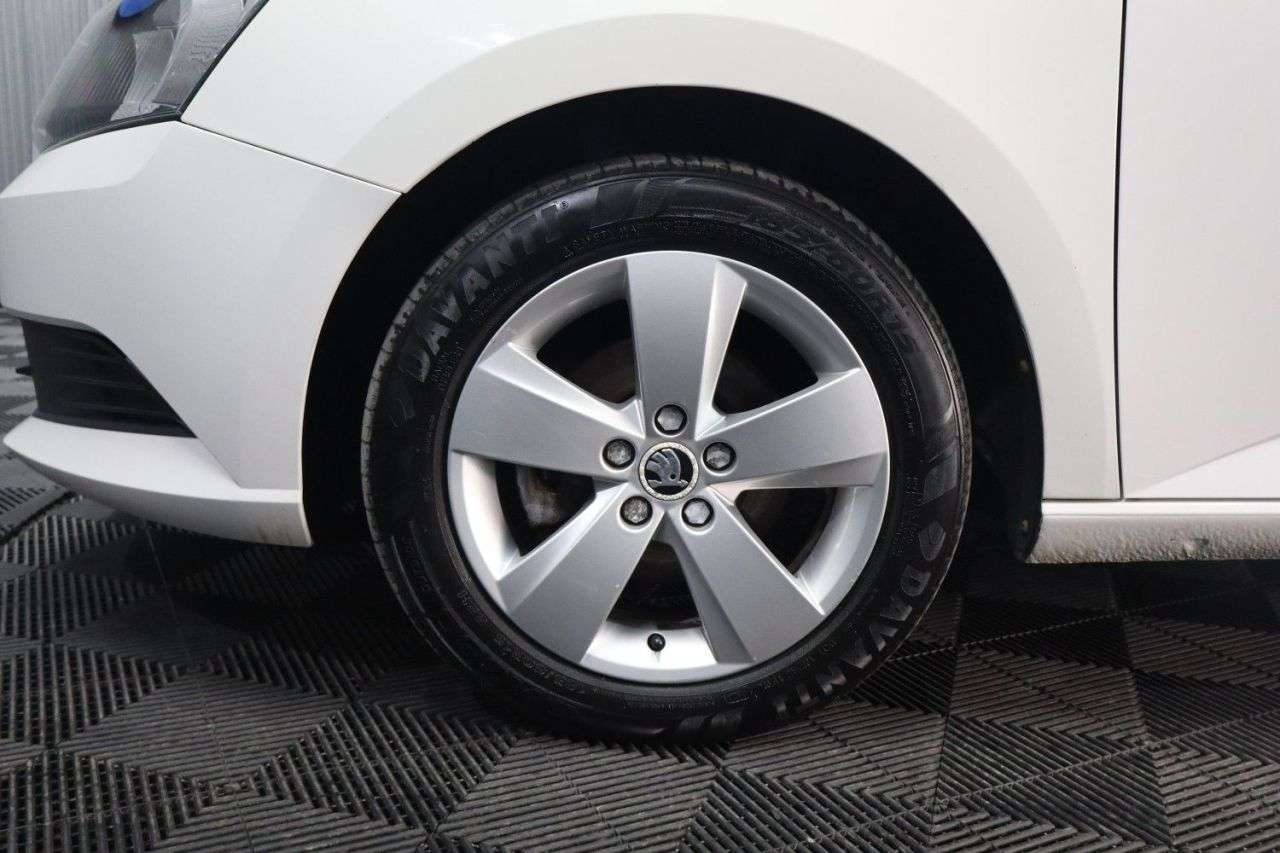 2017 SKODA FABIA 2017 SKODA FABIA