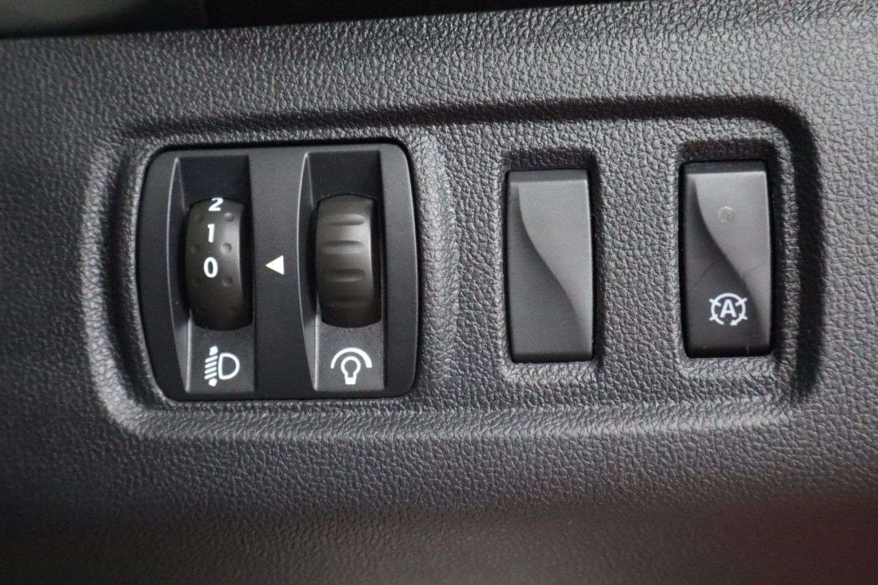 2018 RENAULT CLIO 2018 RENAULT CLIO