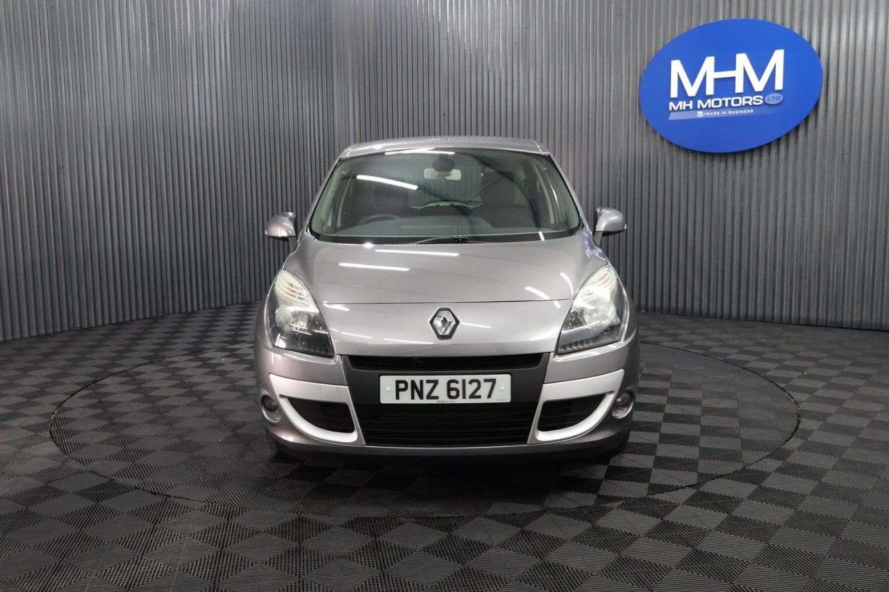 A 2011 RENAULT SCENIC 1.5 dCi Dynamique TomTom MPV 5dr Diesel Manual Euro 5 (110 ps) LONG MOT/ TO A 2011 RENAULT SCENIC 1.5 dCi Dynamique TomTom MPV 5dr Diesel Manual Euro 5 (110 ps) LONG MOT/ TO
