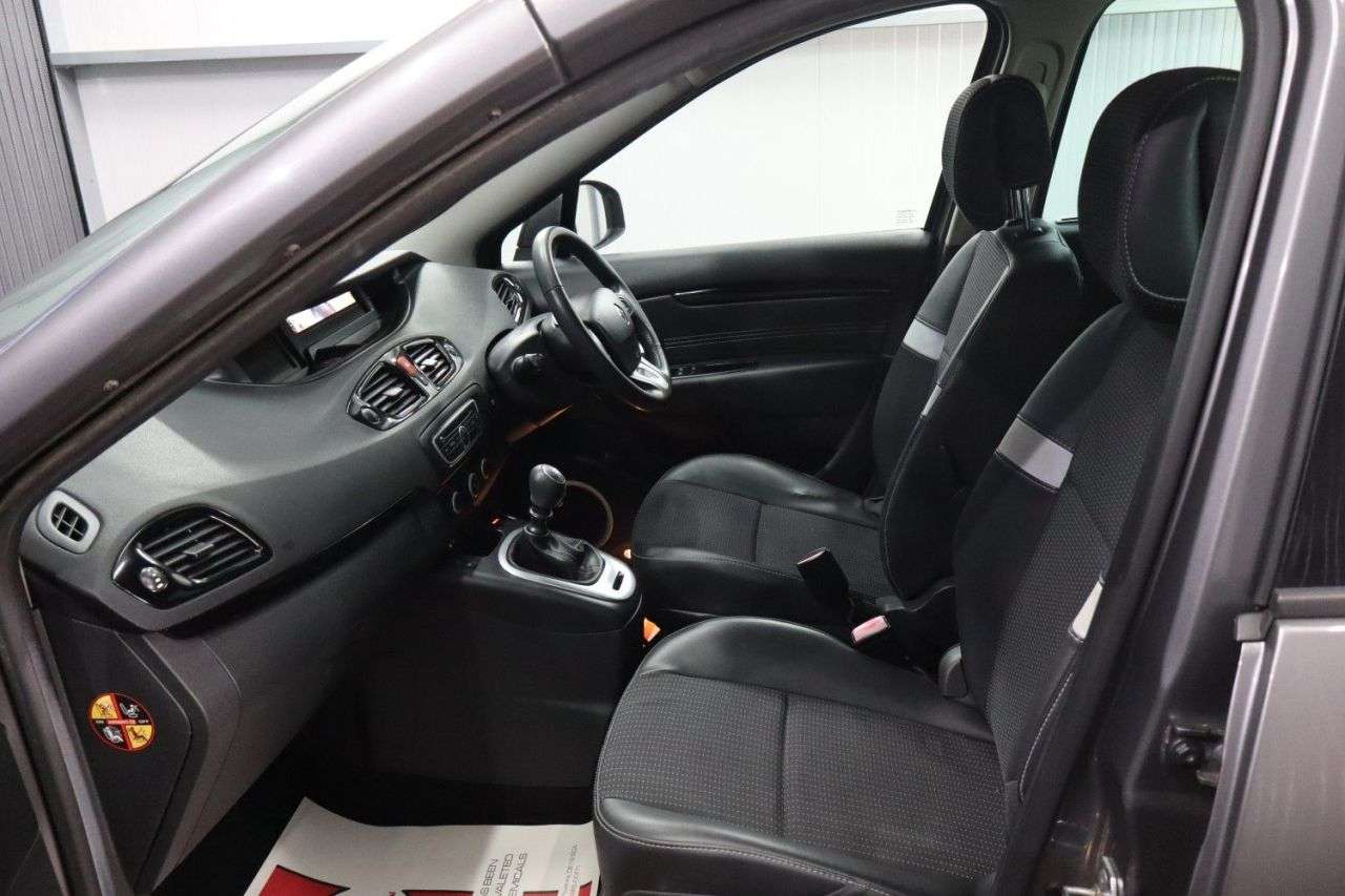 2011 RENAULT SCENIC 2011 RENAULT SCENIC