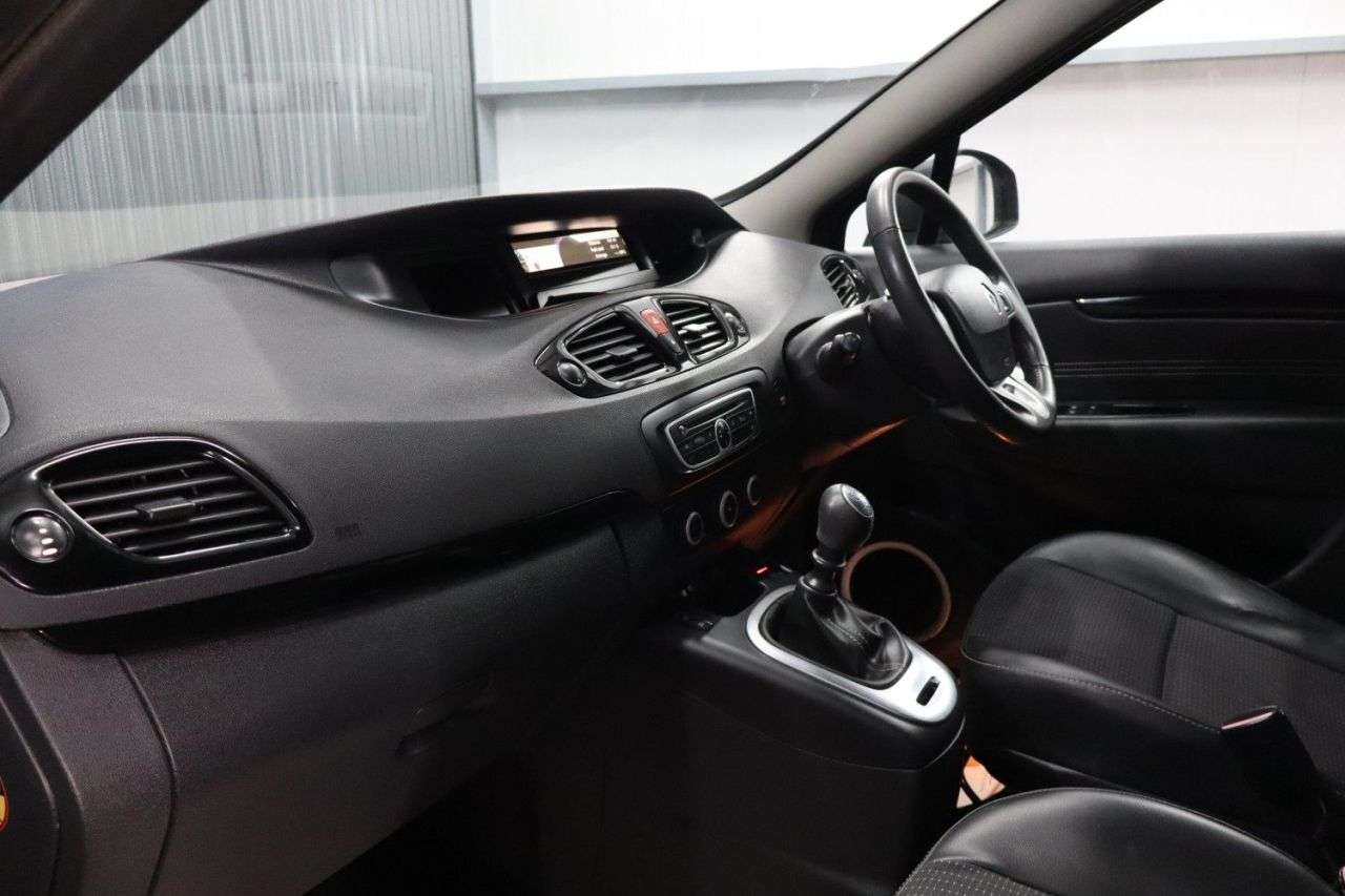 2011 RENAULT SCENIC 2011 RENAULT SCENIC