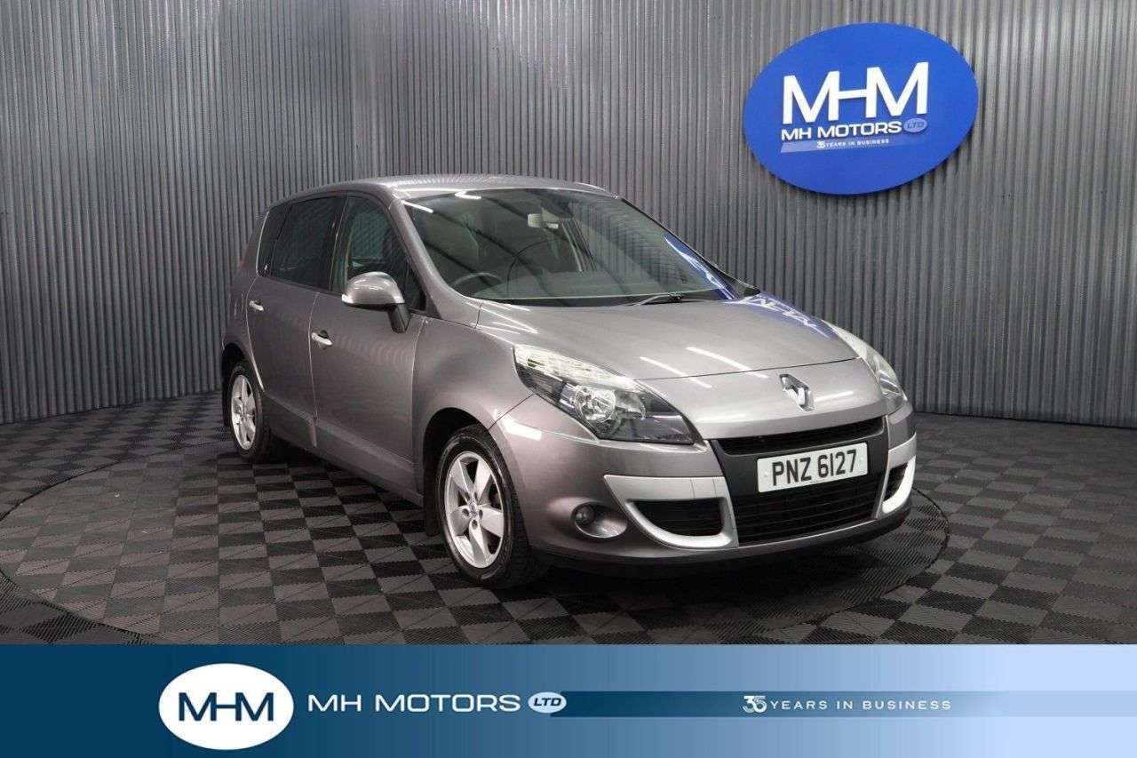 A 2011 RENAULT SCENIC 1.5 dCi Dynamique TomTom MPV 5dr Diesel Manual Euro 5 (110 ps) LONG MOT/ TO A 2011 RENAULT SCENIC 1.5 dCi Dynamique TomTom MPV 5dr Diesel Manual Euro 5 (110 ps) LONG MOT/ TO