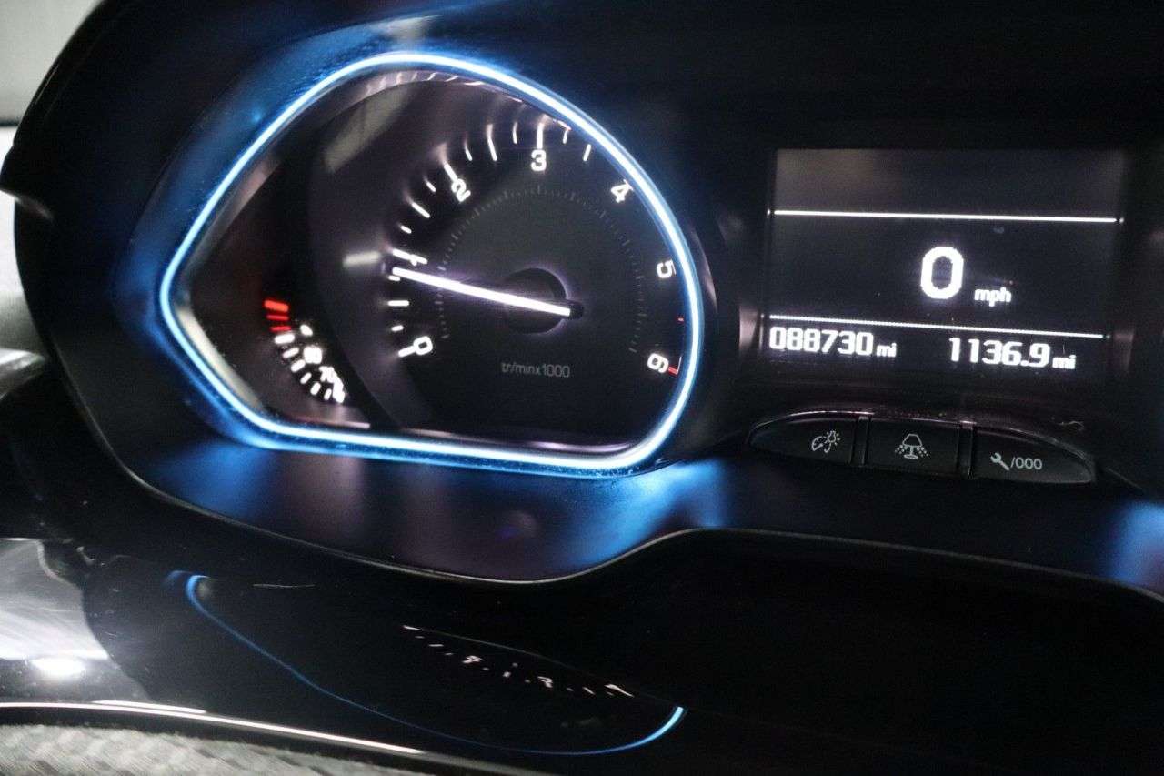 2017 PEUGEOT 2008 2017 PEUGEOT 2008