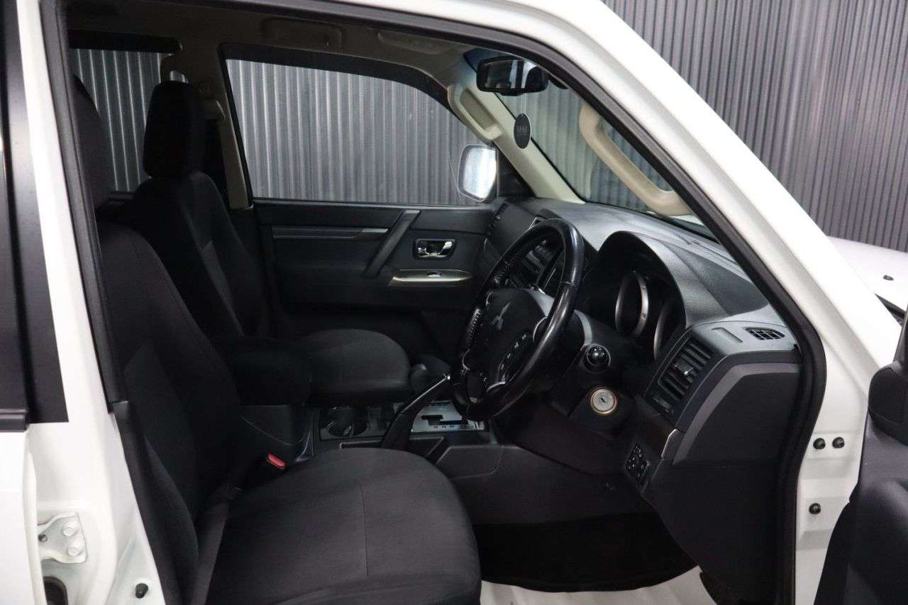 2016 MITSUBISHI SHOGUN 2016 MITSUBISHI SHOGUN