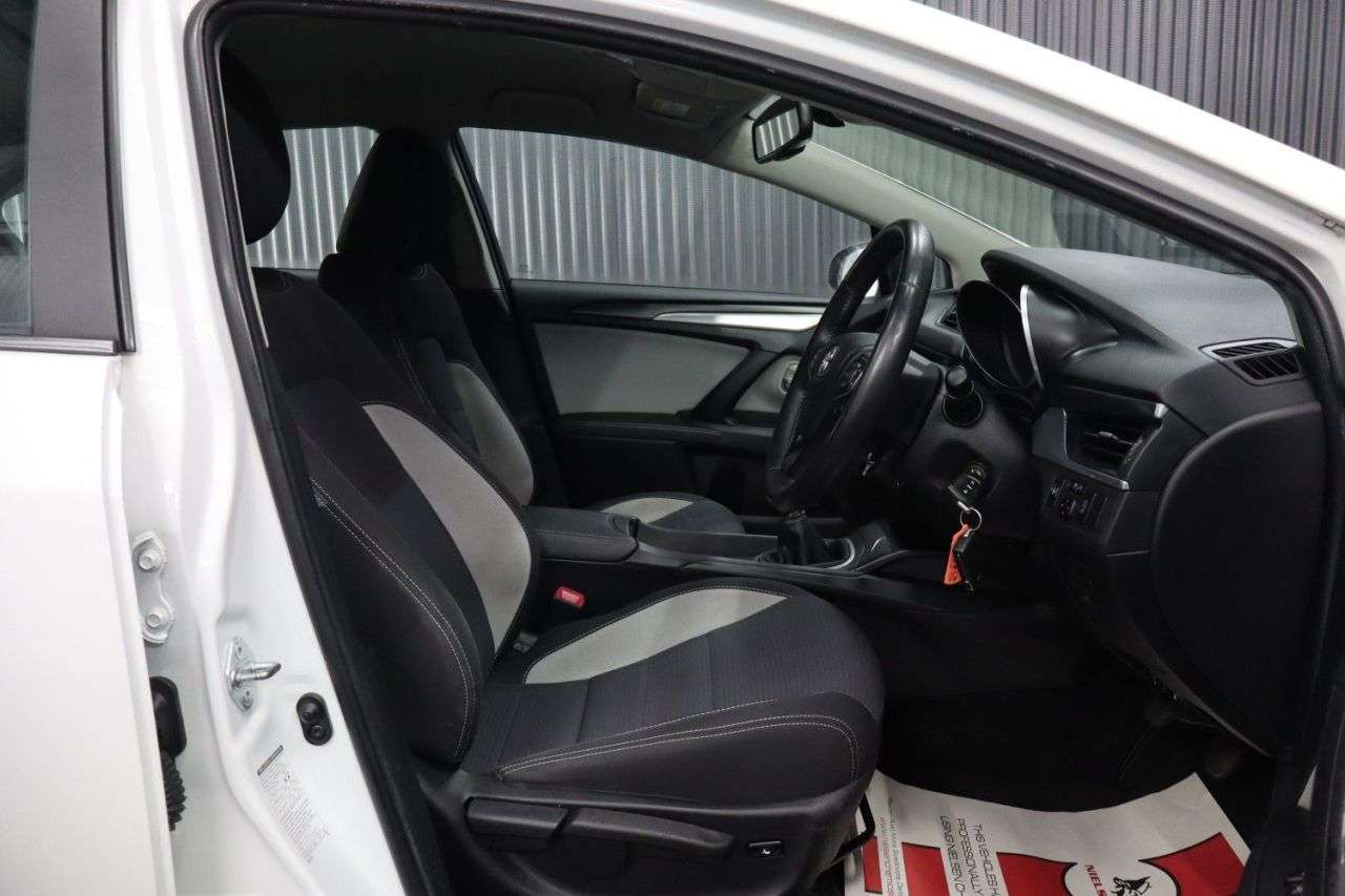 2017 TOYOTA AVENSIS 2017 TOYOTA AVENSIS