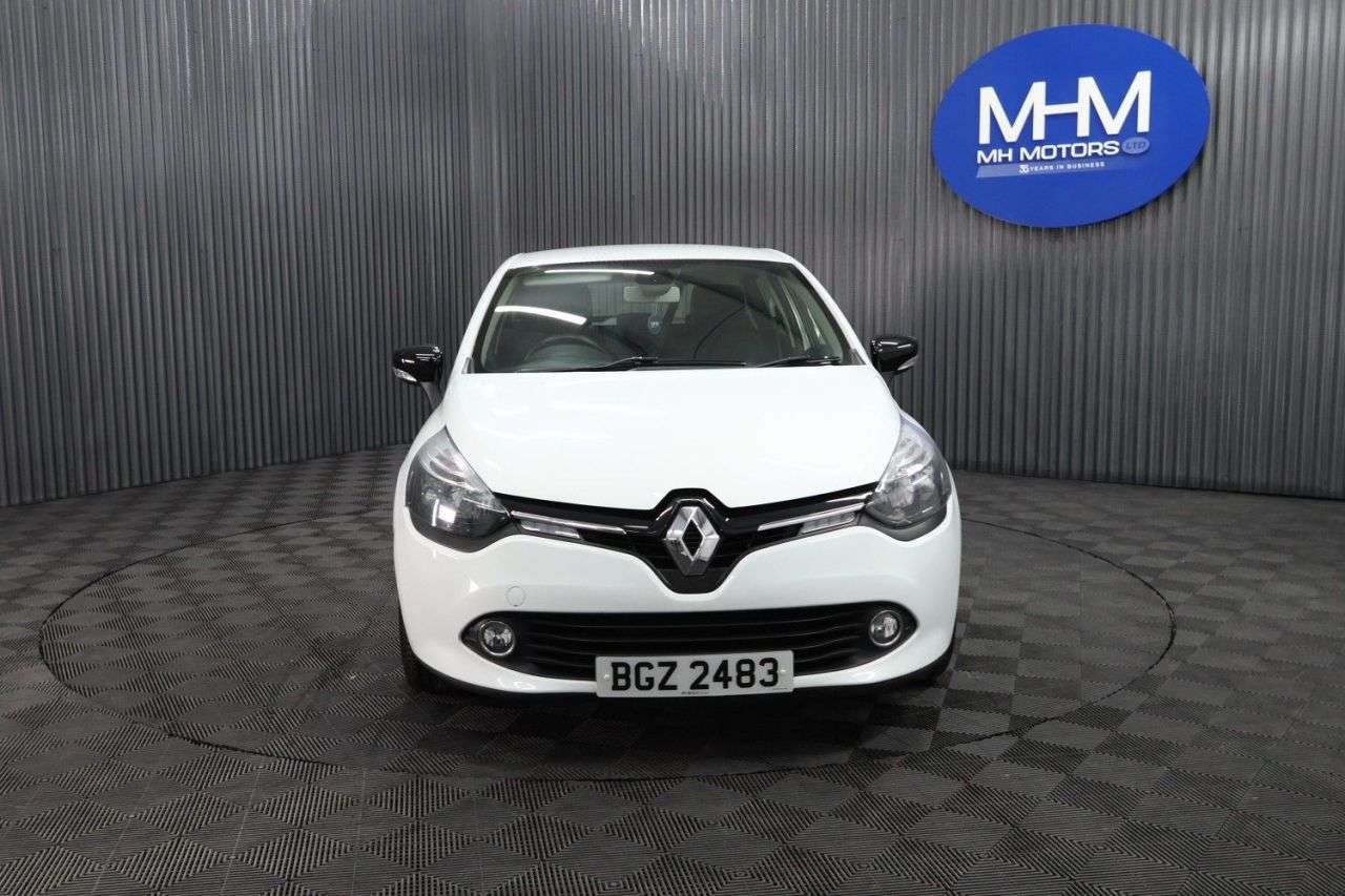 A 2016 RENAULT CLIO 1.2 16V Dynamique Nav Hatchback 5dr Petrol Manual Euro 6 (75 ps) LOW INSURA A 2016 RENAULT CLIO 1.2 16V Dynamique Nav Hatchback 5dr Petrol Manual Euro 6 (75 ps) LOW INSURA