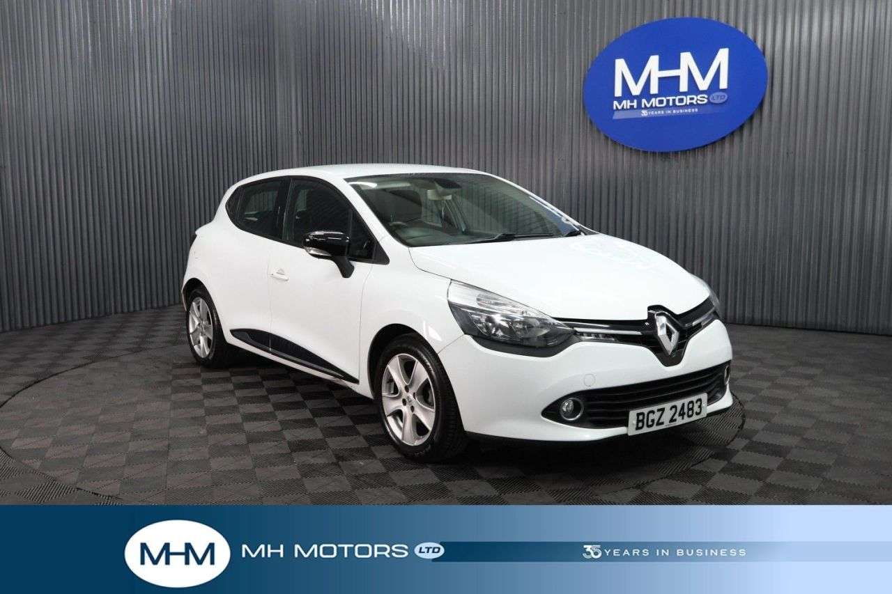 A 2016 RENAULT CLIO 1.2 16V Dynamique Nav Hatchback 5dr Petrol Manual Euro 6 (75 ps) LOW INSURA A 2016 RENAULT CLIO 1.2 16V Dynamique Nav Hatchback 5dr Petrol Manual Euro 6 (75 ps) LOW INSURA