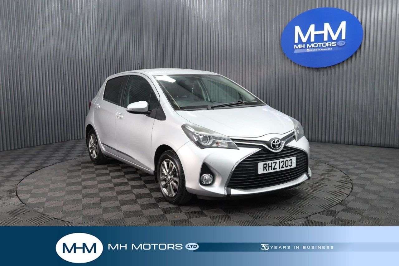 A 2015 TOYOTA YARIS 1.33 Dual VVT-i Icon Hatchback 5dr Petrol Manual Euro 5 Euro 5 (99 ps) LOW A 2015 TOYOTA YARIS 1.33 Dual VVT-i Icon Hatchback 5dr Petrol Manual Euro 5 Euro 5 (99 ps) LOW
