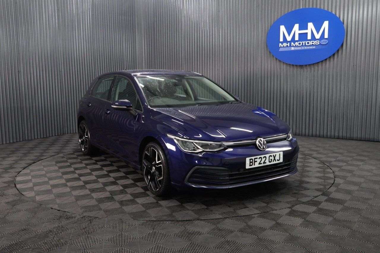 A 2022 VOLKSWAGEN GOLF 2.0 TDI Life Hatchback 5dr Diesel Manual Euro 6 (s/s) (115 ps) LONG MOT / L A 2022 VOLKSWAGEN GOLF 2.0 TDI Life Hatchback 5dr Diesel Manual Euro 6 (s/s) (115 ps) LONG MOT / L