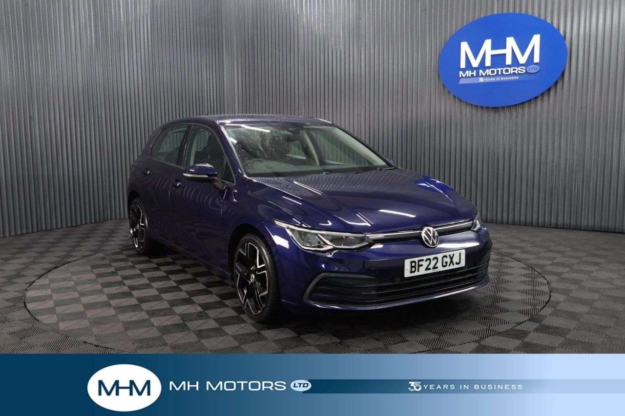 A 2022 VOLKSWAGEN GOLF 2.0 TDI Life Hatchback 5dr Diesel Manual Euro 6 (s/s) (115 ps) LONG MOT / L A 2022 VOLKSWAGEN GOLF 2.0 TDI Life Hatchback 5dr Diesel Manual Euro 6 (s/s) (115 ps) LONG MOT / L