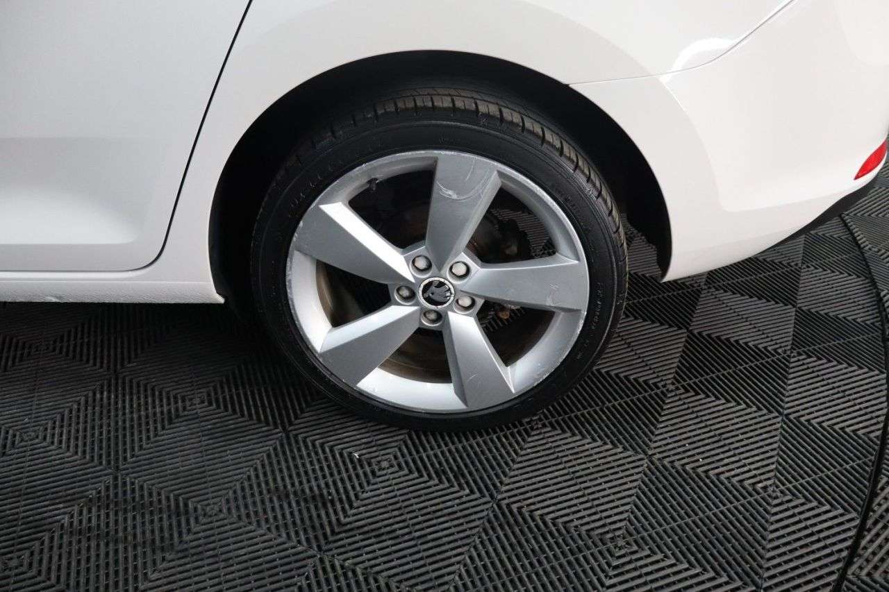 2014 SKODA RAPID SPACEBACK 2014 SKODA RAPID SPACEBACK