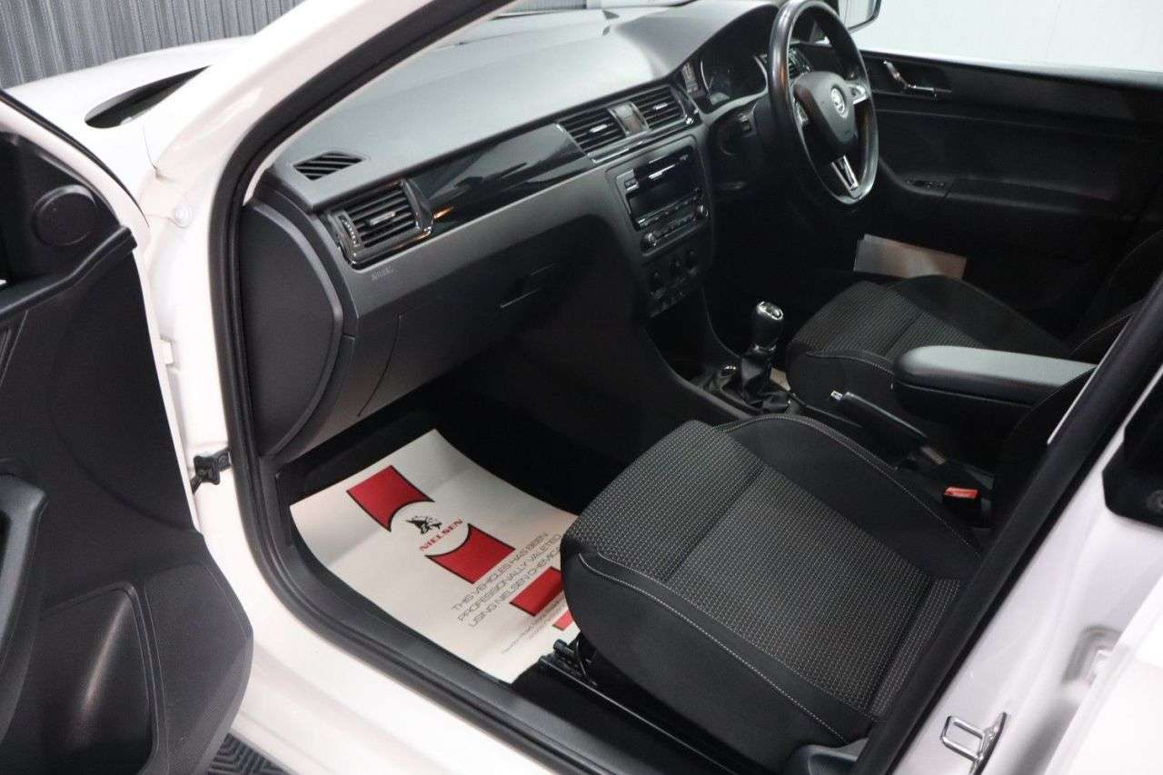 2014 SKODA RAPID SPACEBACK 2014 SKODA RAPID SPACEBACK