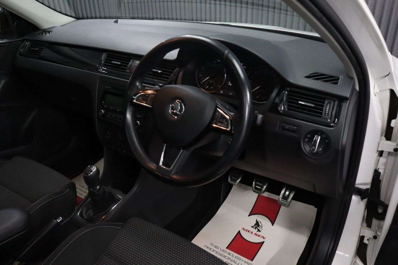 2014 SKODA RAPID SPACEBACK 2014 SKODA RAPID SPACEBACK